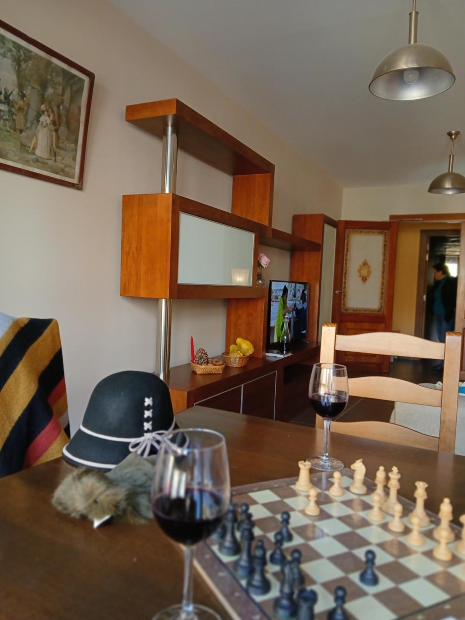 Apartamentos Turisticos Empecinado Roa Ngoại thất bức ảnh